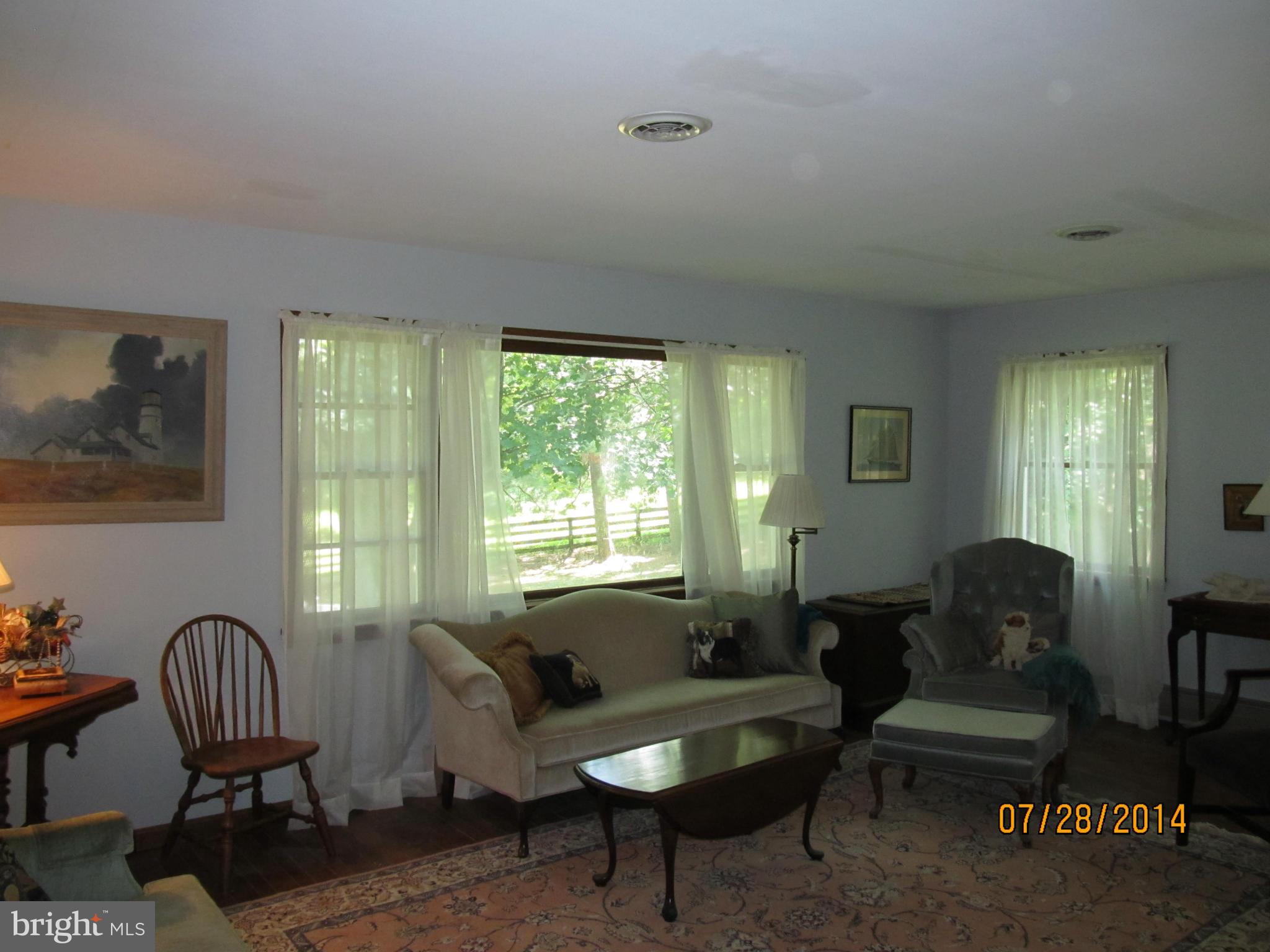 3334 Bullfrog Road Fairfield, PA 17320 - Photo 3 of 29 Living Room