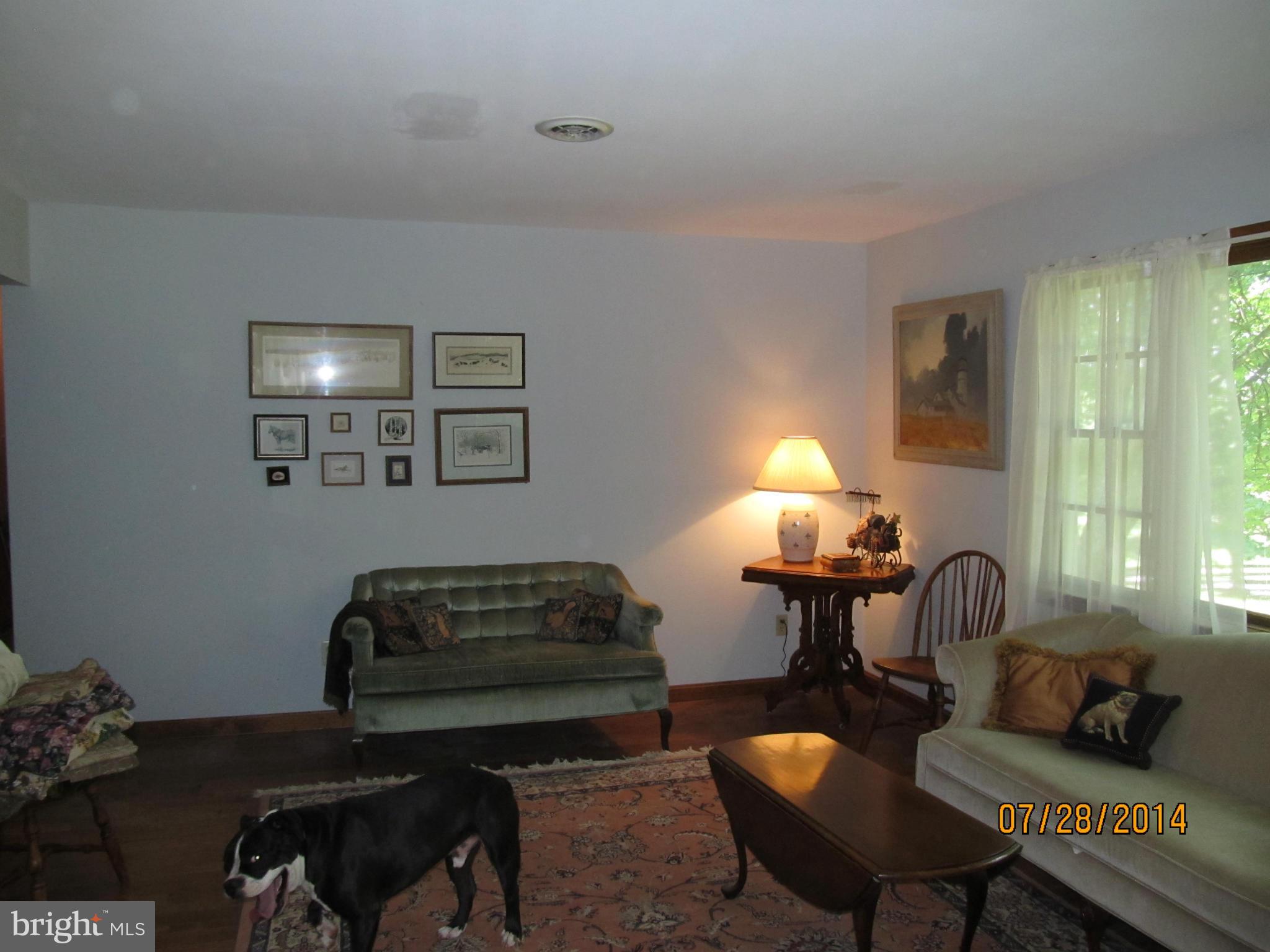 3334 Bullfrog Road Fairfield, PA 17320 - Photo 4 of 29 Living Room