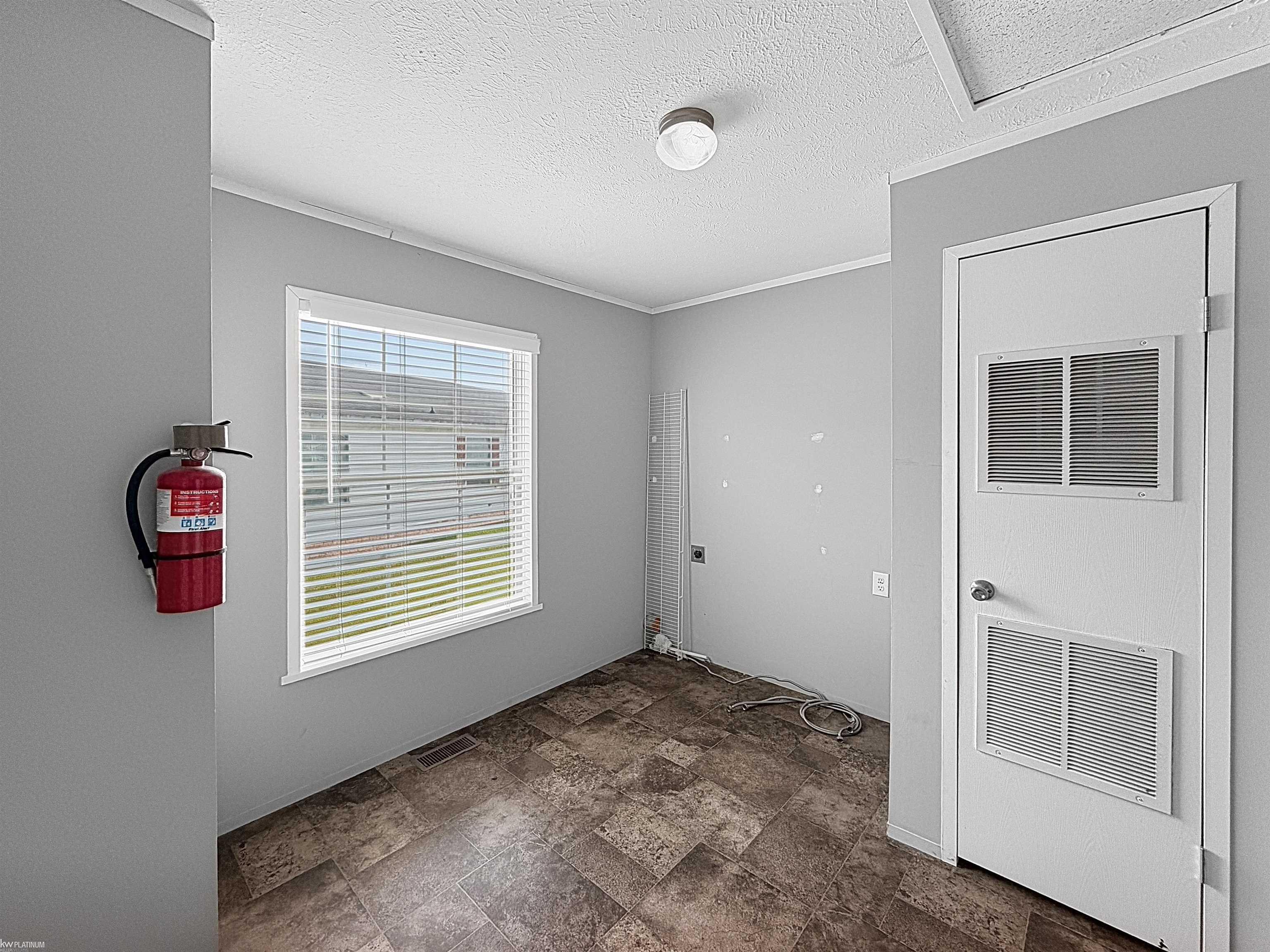 45545 Labelle Drive Macomb, MI 48044 - Photo 22 of 25 50214450-2fc684fe-9355-4a5d-b0a6-ab89e4adee38.JPG