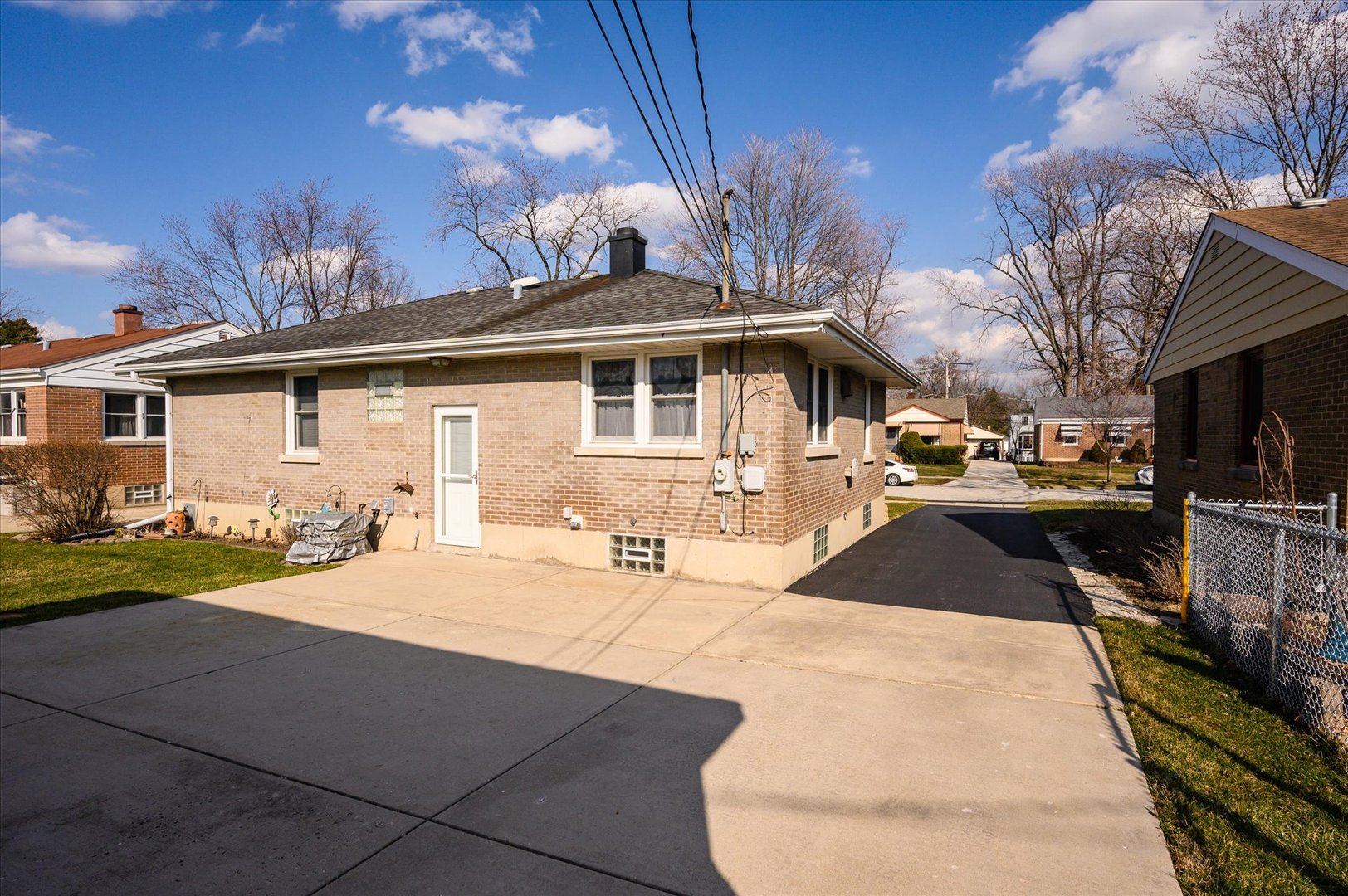 1512 Herbert Avenue Berkeley, IL 60163 - Photo 27 of 33 a front view of a house with a yard