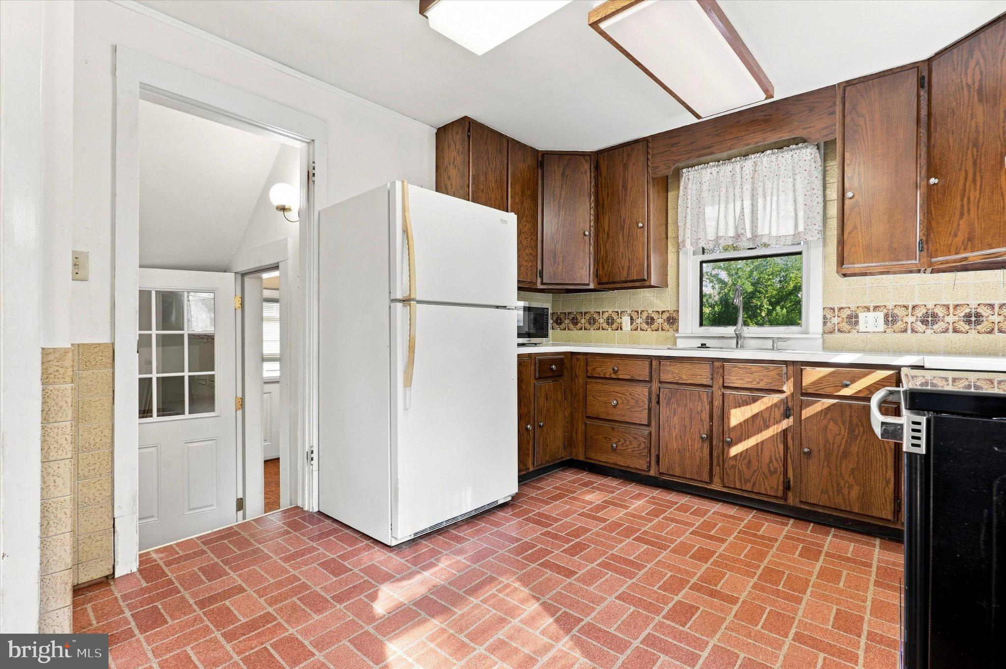 535 Valley Park Road Phoenixville, PA 19460 - Photo 10 of 25 Gallery Image 10
