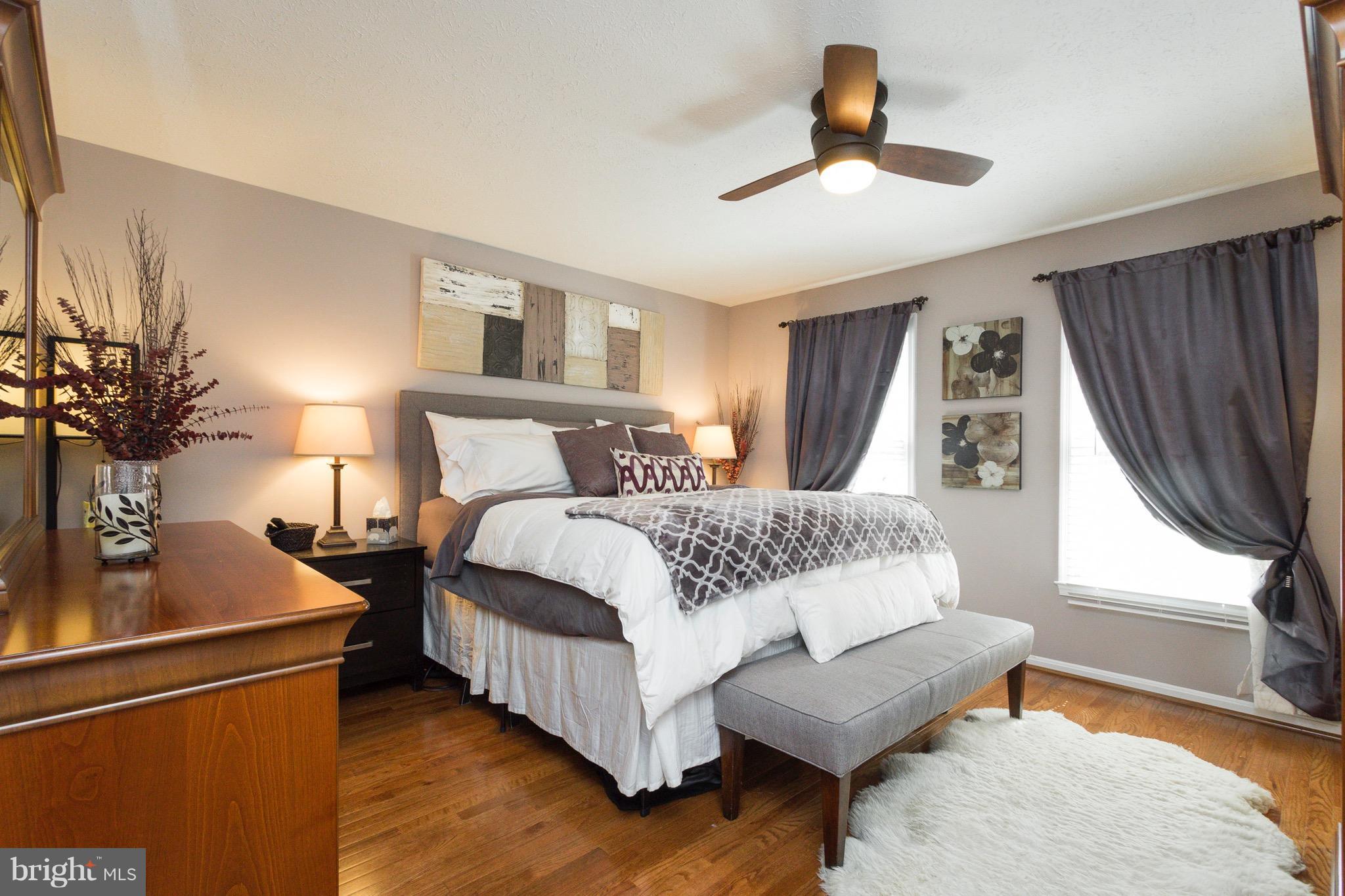7381 Stream Way Springfield, VA 22152 - Photo 14 of 26 1st Master w/ hardwood floors & lots of light