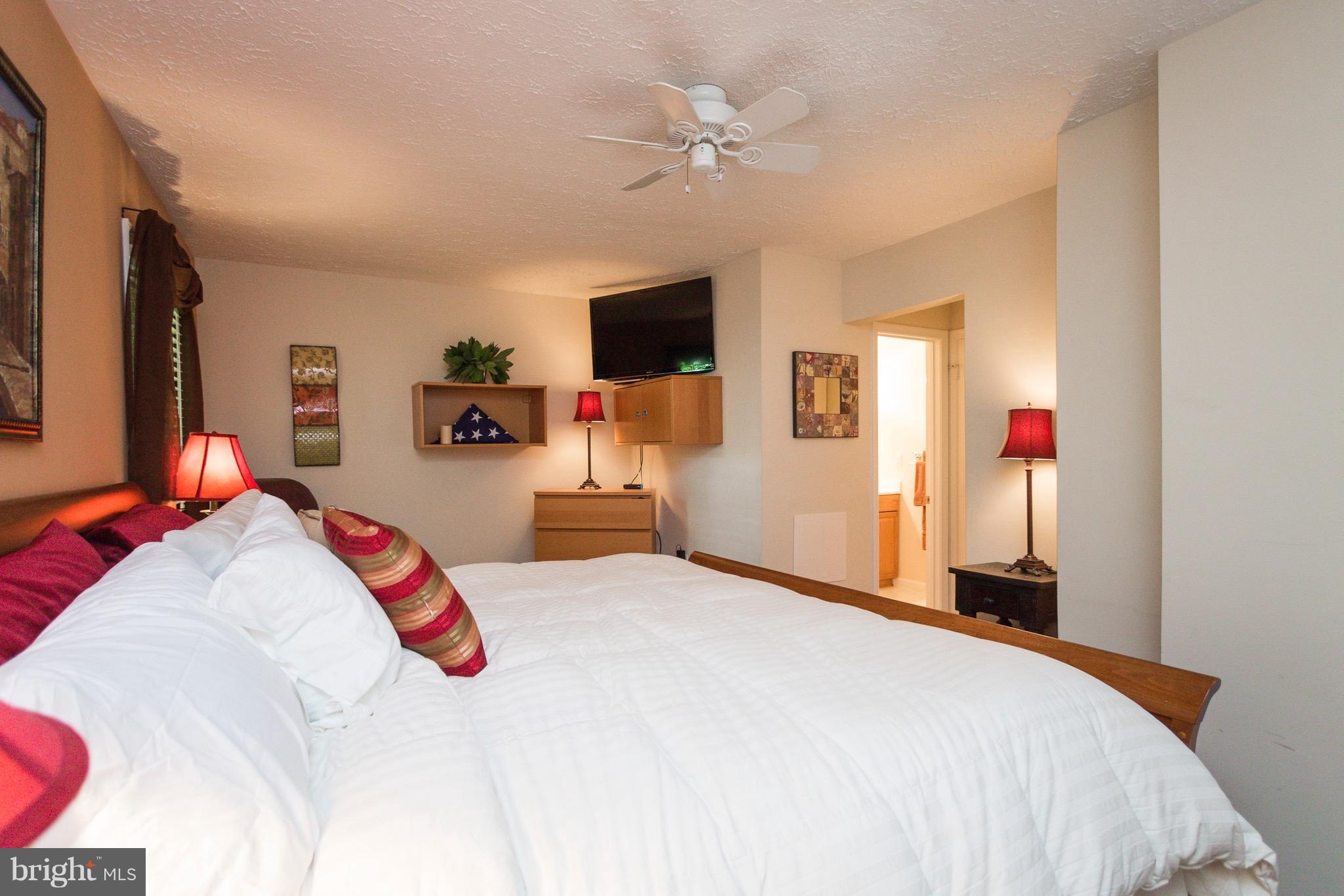 7381 Stream Way Springfield, VA 22152 - Photo 19 of 26 Large room sizes.