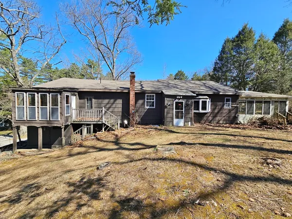$329,900 | 38 Beach Sturbridge Ma, Sturbridge, MA 01566