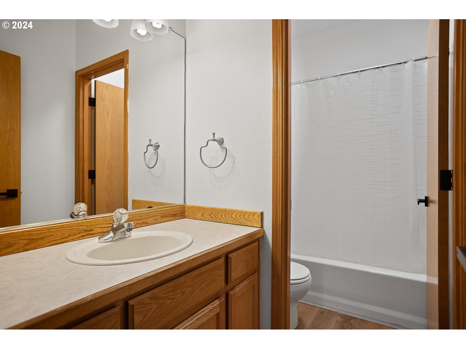 36330 Yocum Loop Sandy, OR 97055 - Photo 26 of 39 Bathroom