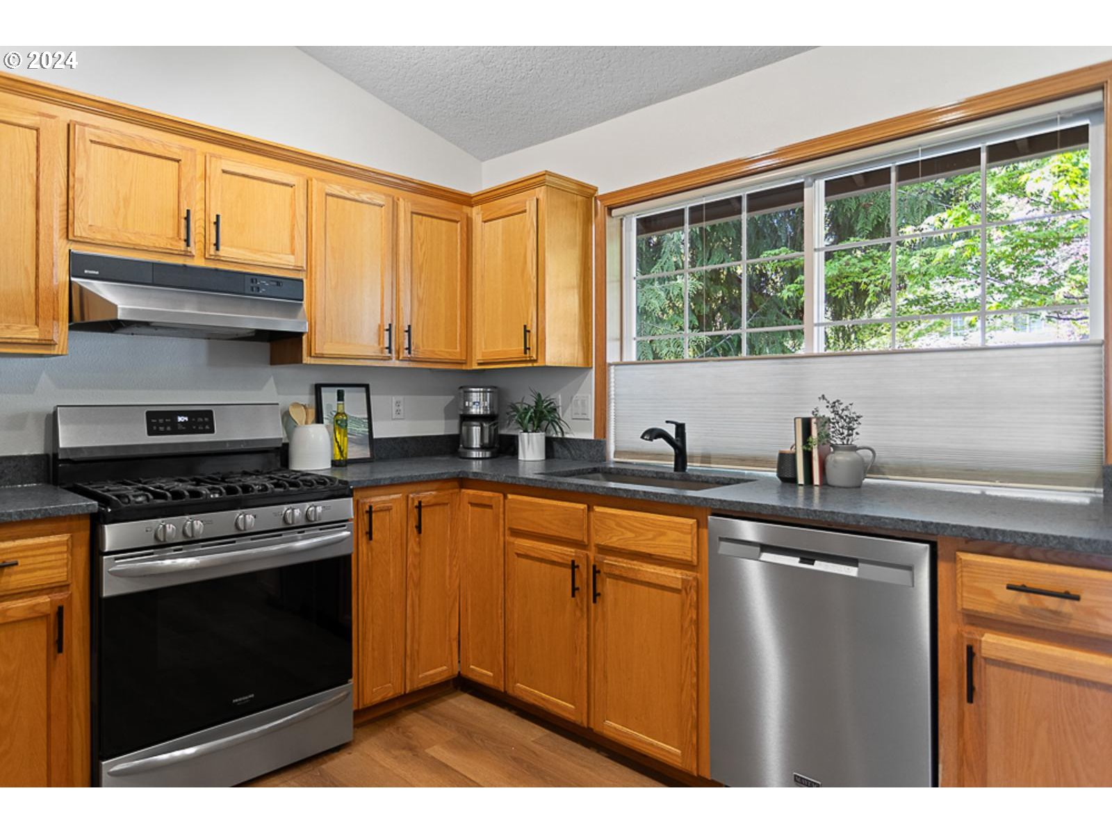 36330 Yocum Loop Sandy, OR 97055 - Photo 5 of 39 Gallery Image 5