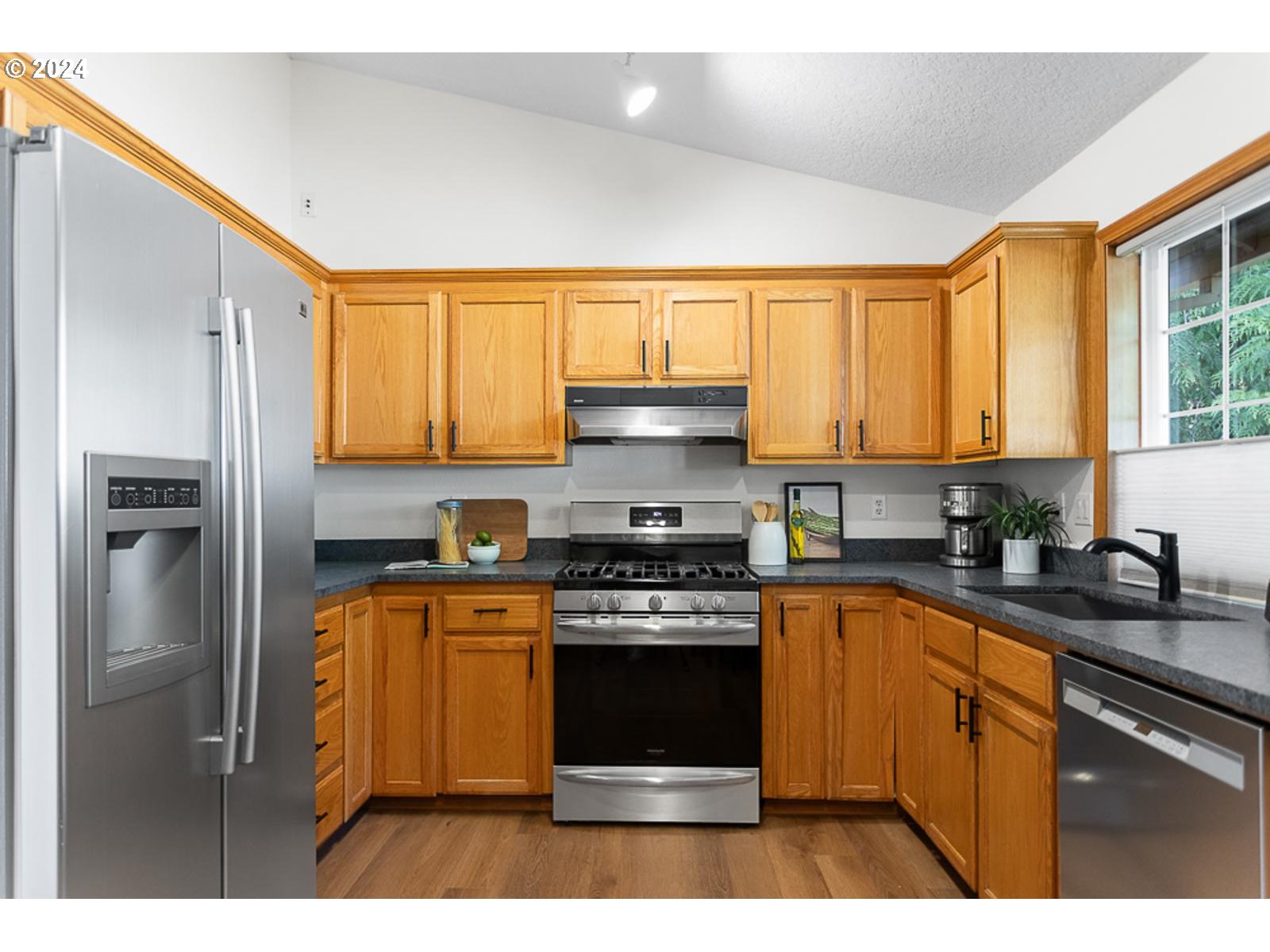 36330 Yocum Loop Sandy, OR 97055 - Photo 6 of 39 Gallery Image 6