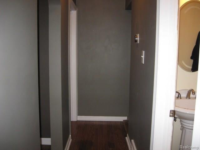 2090 Columbia Road Berkley, MI 48072 - Photo 14 of 21 IMG_3899.JPG