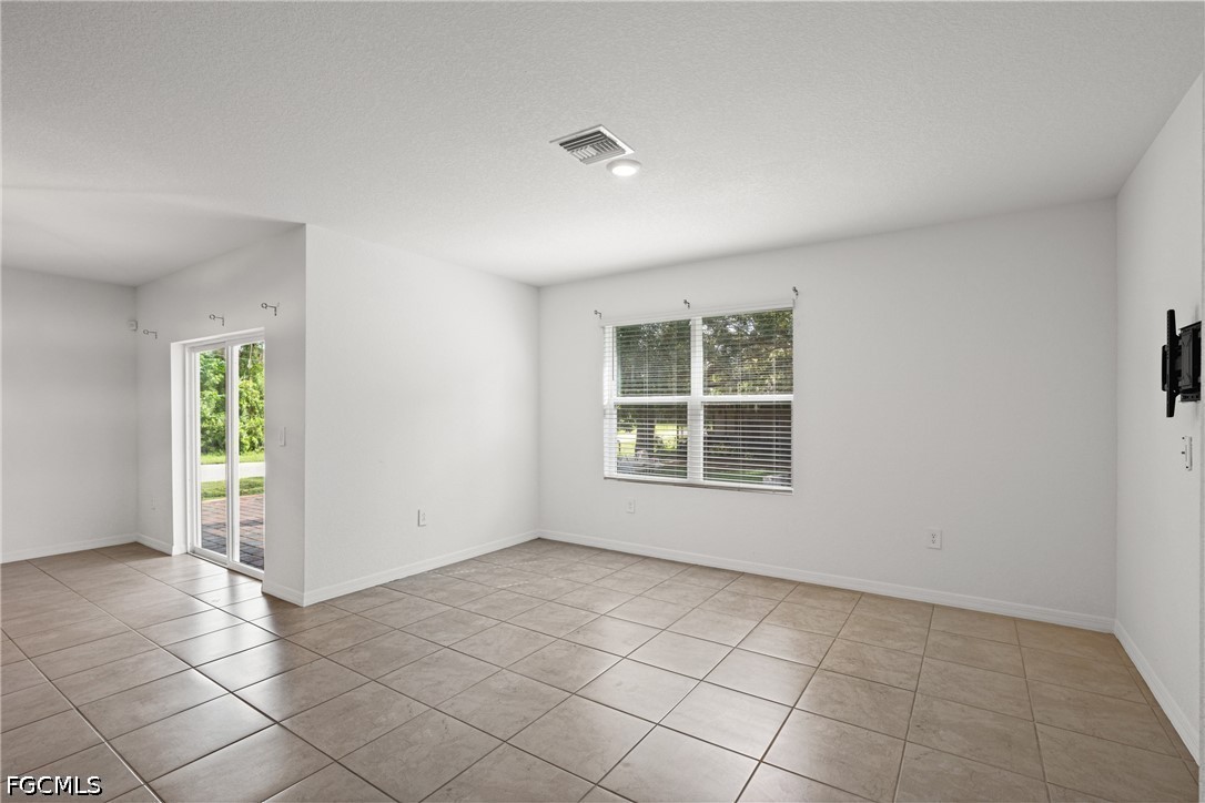 2261 Webster Road Alva, FL 33920 - Photo 10 of 28 Gallery Image 10