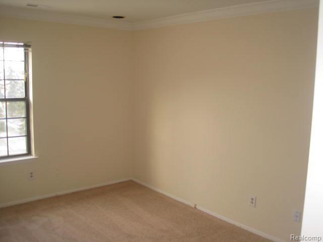 29561 Pine Ridge Circle Farmington, MI 48331 - Photo 10 of 14 bed1.jpg