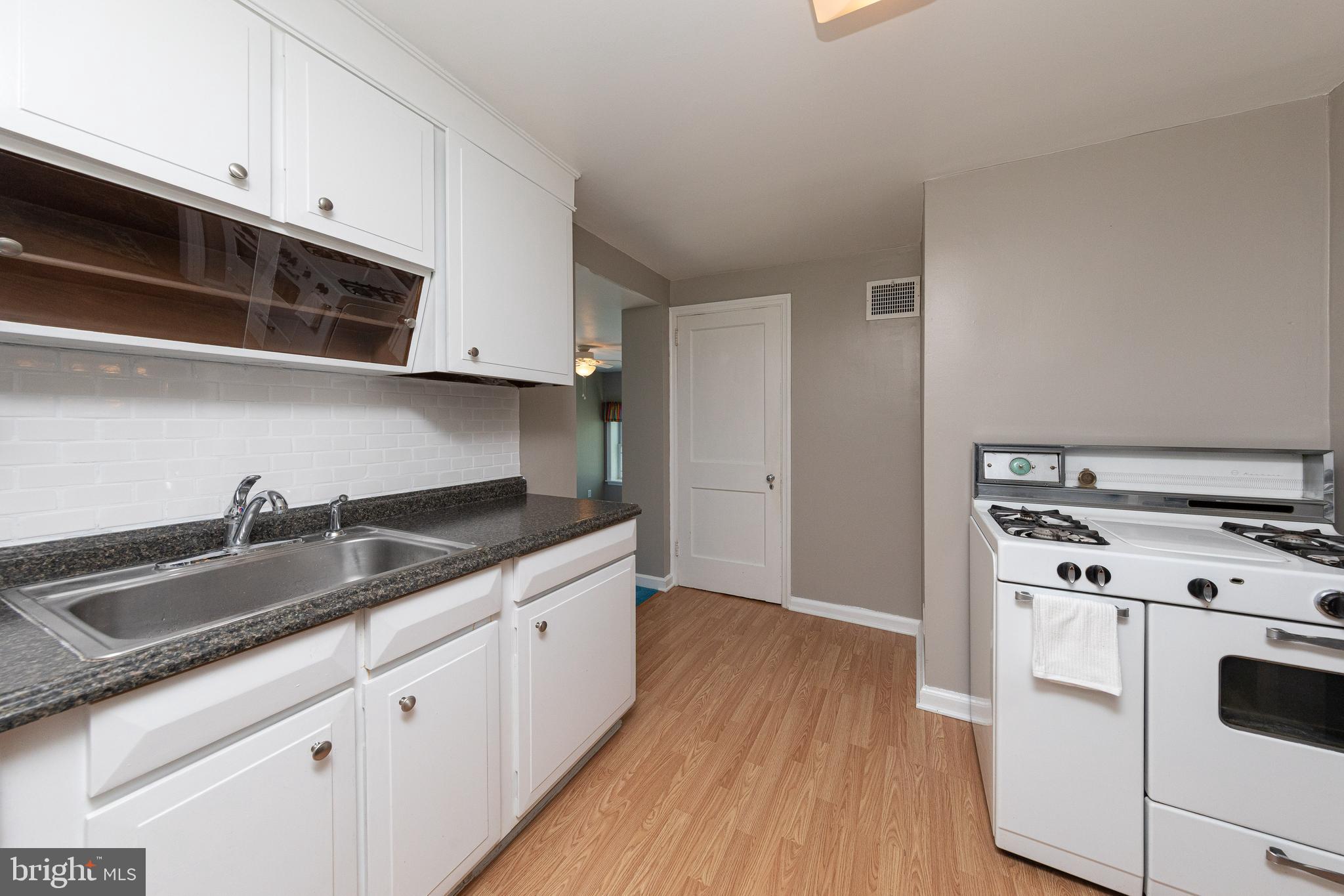 803 Terrace Road Willow Grove, PA 19090 - Photo 10 of 31 Gallery Image 10