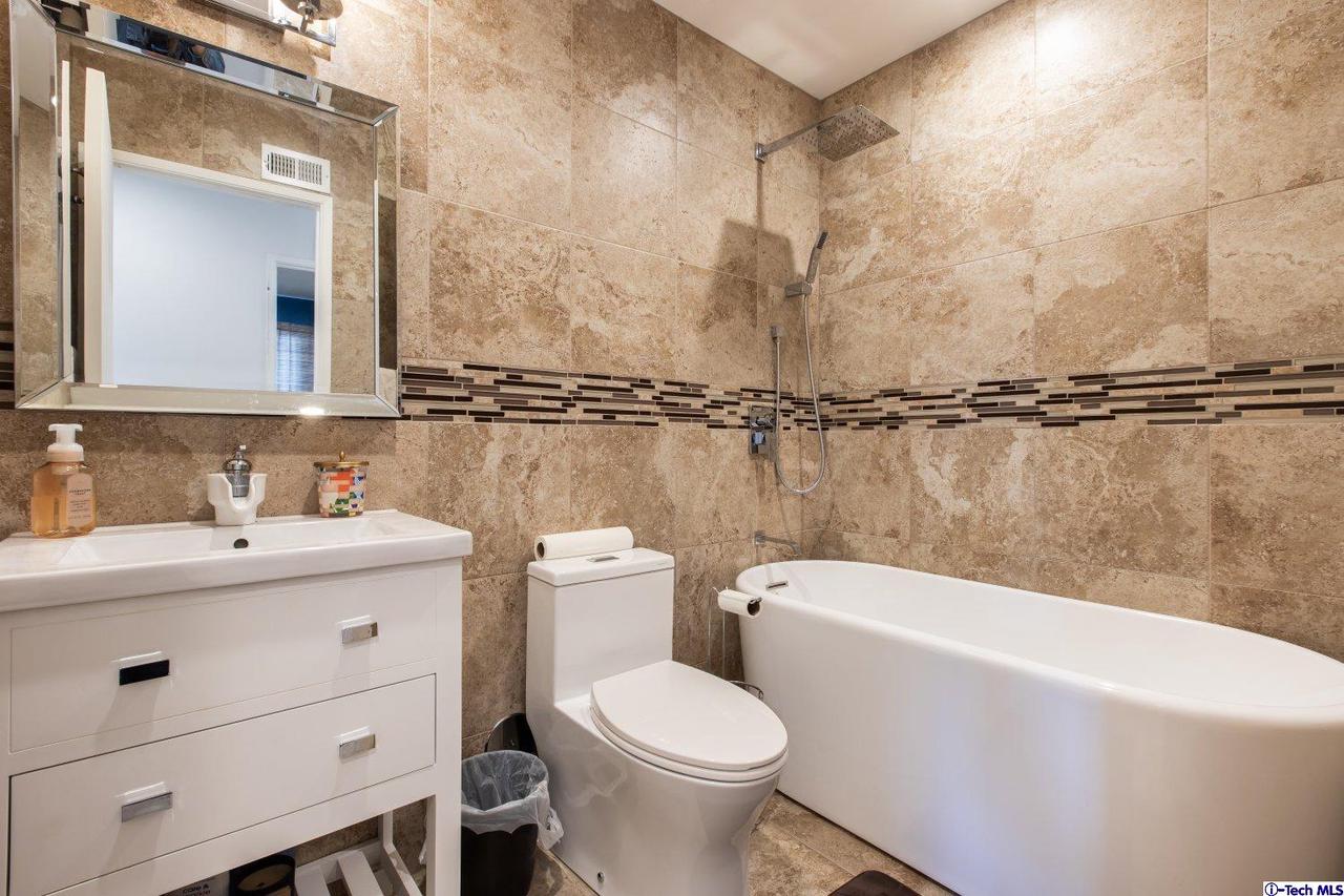 29409 Florabunda Road Canyon Country, CA 91387 - Photo 23 of 27