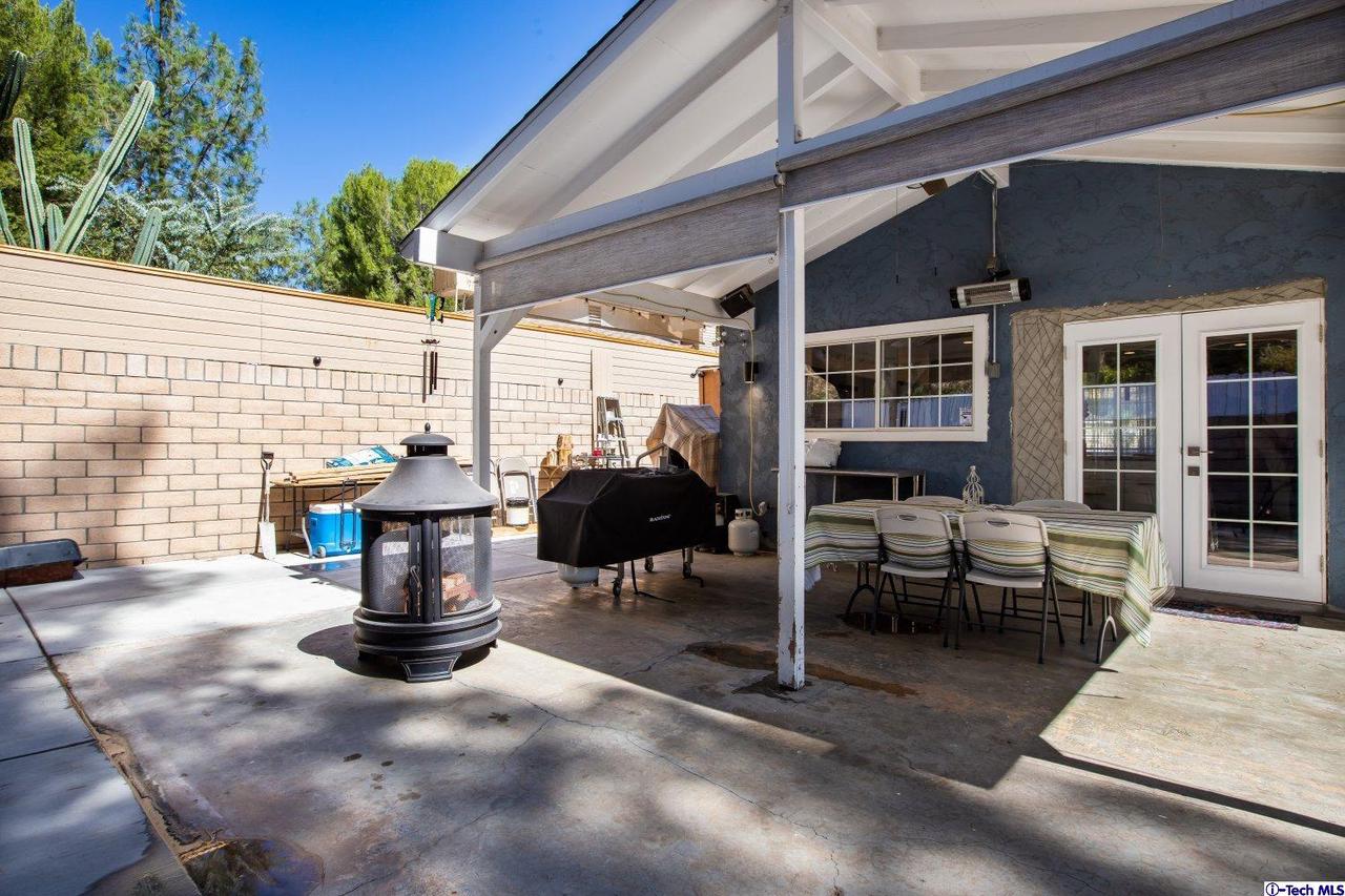 29409 Florabunda Road Canyon Country, CA 91387 - Photo 24 of 27
