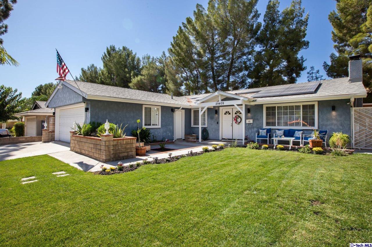29409 Florabunda Road Canyon Country, CA 91387 - Photo 4 of 27