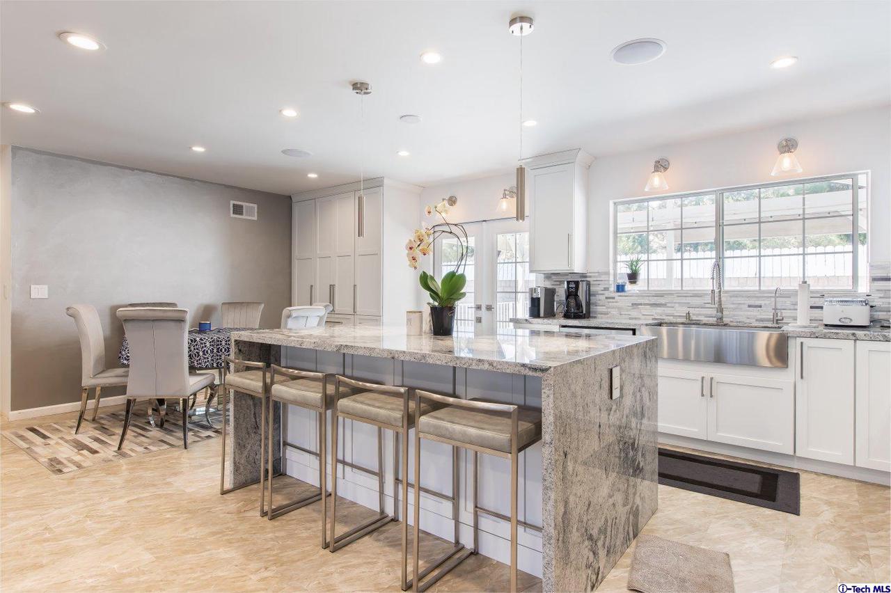 29409 Florabunda Road Canyon Country, CA 91387 - Photo 9 of 27