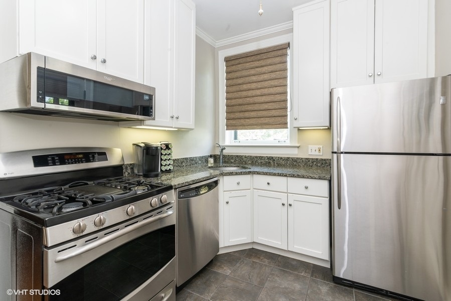 546 Sheridan Road, Unit 3S Evanston, IL 60202 - Photo 5 of 16