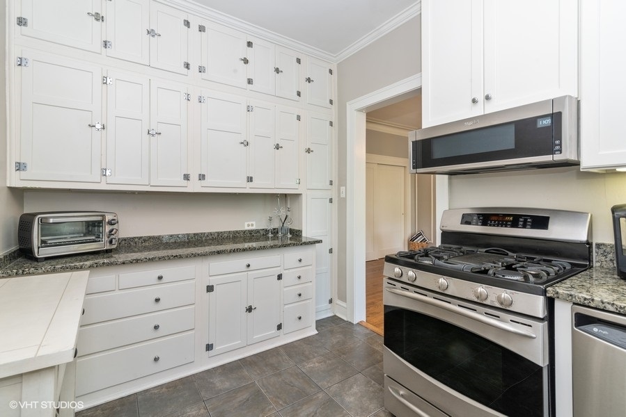 546 Sheridan Road, Unit 3S Evanston, IL 60202 - Photo 6 of 16
