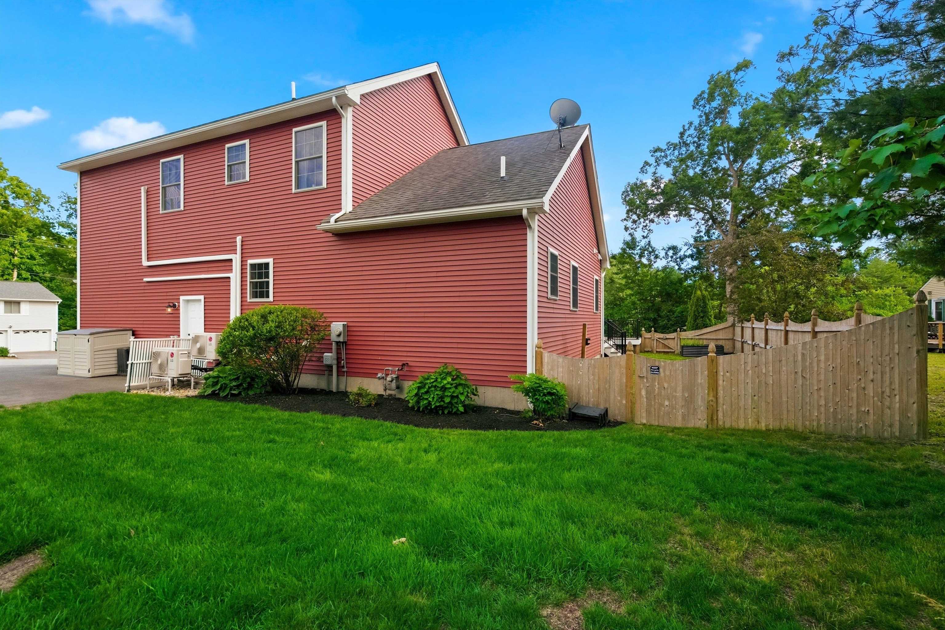 2 Merrill Street Hudson, NH 03051 - Photo 37 of 42
