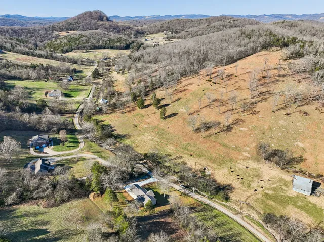 $429,900 | 105 Agee Branch Lane, Hickman, TN 38567