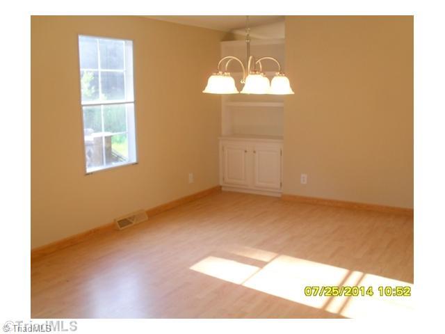 1234 Gravitte Road Pilot Mountain, NC 27041 - Photo 5 of 11 Living Room.