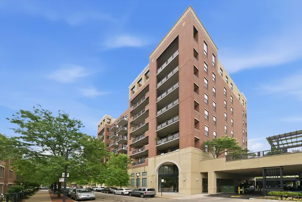 $384,900 | 811 West 15th Place, Unit 807, Chicago, IL 60608