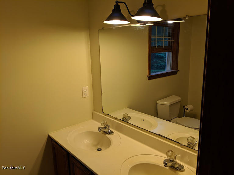 146 Curran Road Cheshire, MA 01225 - Photo 23 of 40 Master bath
