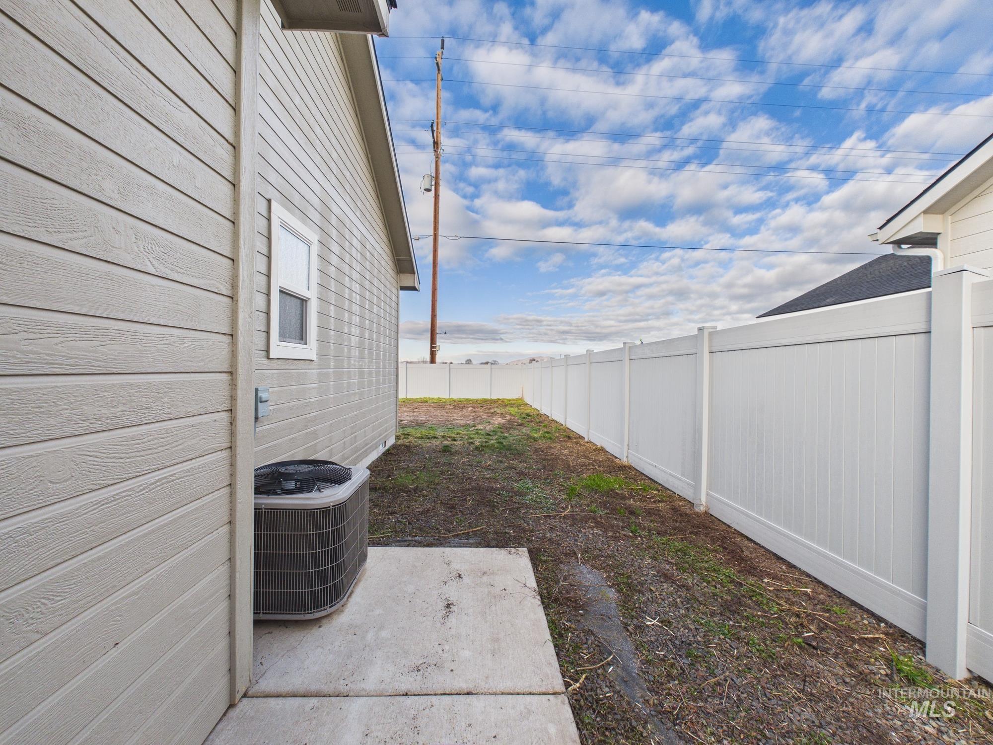 1545 Trail Way Weiser, ID 83672 - Photo 36 of 50 Fenced backyard featuring a patio