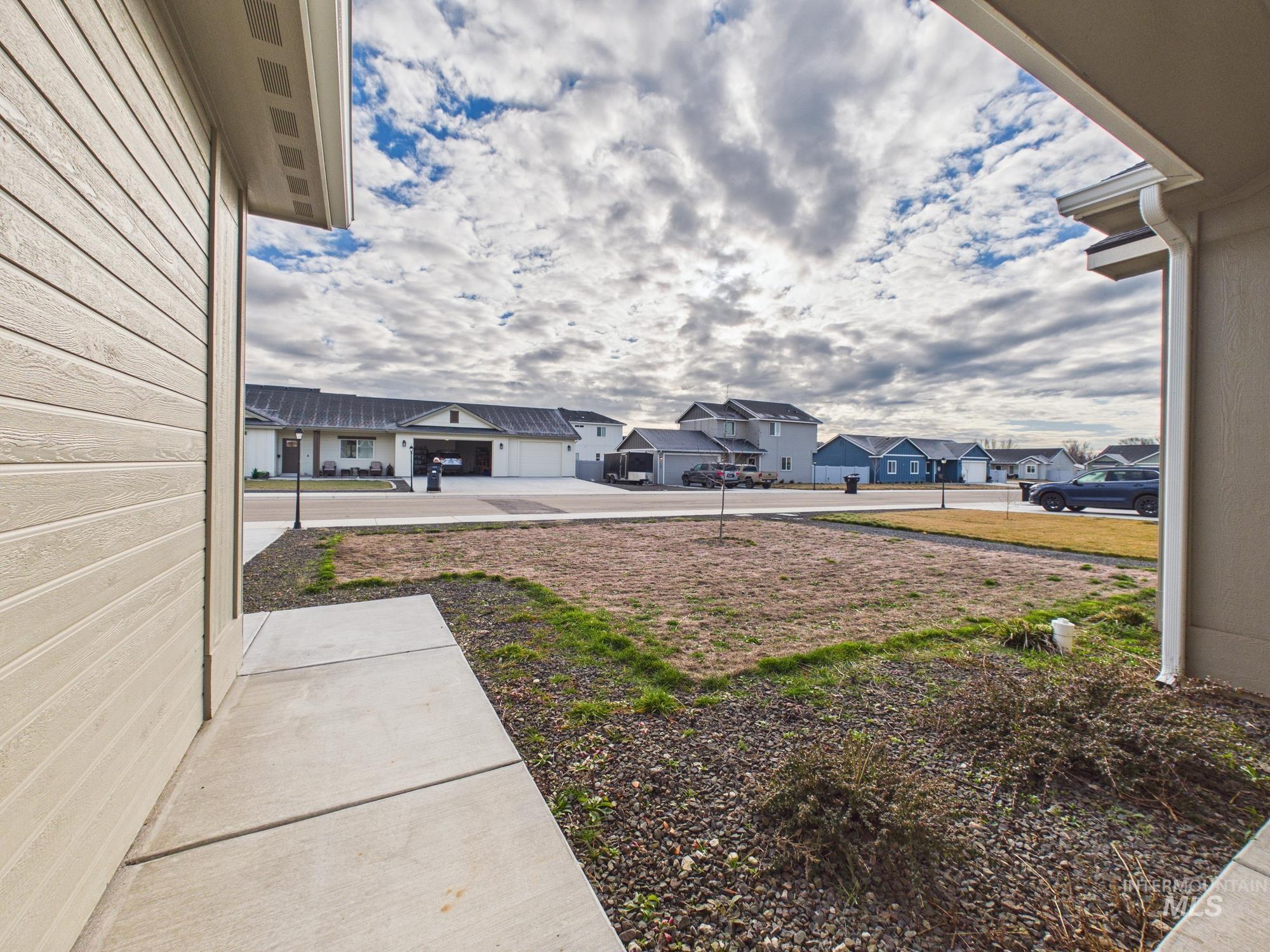 1545 Trail Way Weiser, ID 83672 - Photo 42 of 50 View of yard with a residential view