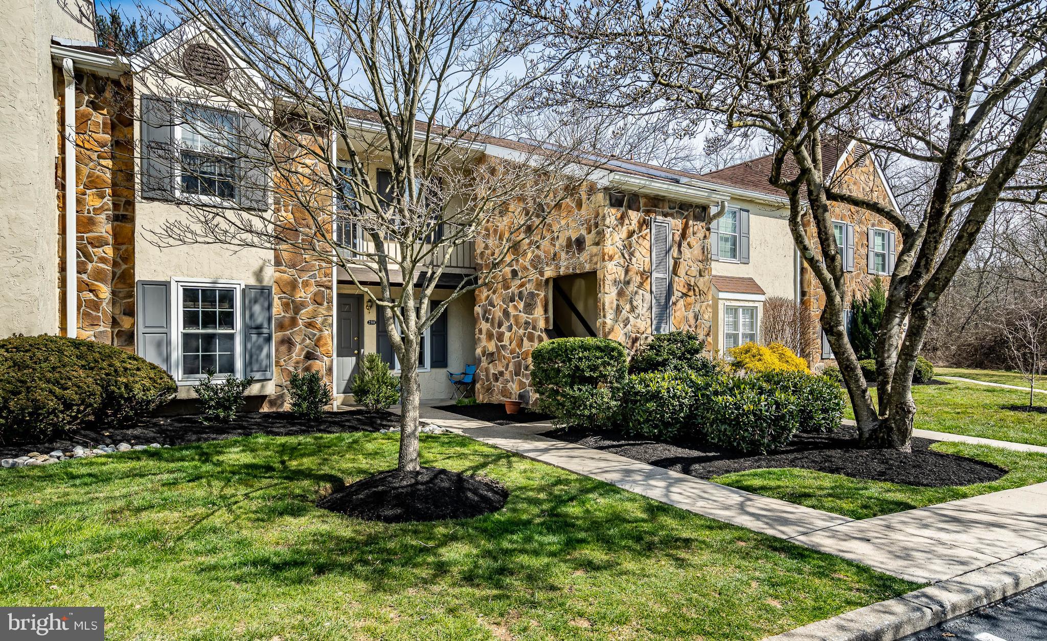 260 Valley Stream Lane, Chesterbrook, PA 19087 Compass