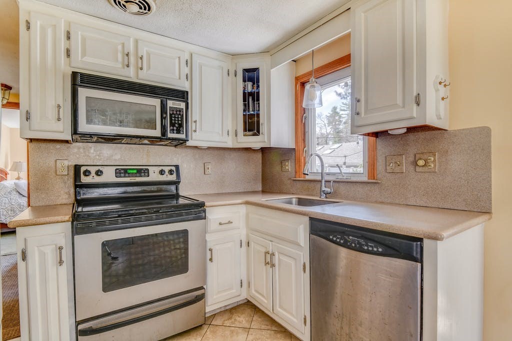 43 Spring Street Medfield, MA 02052 - Photo 9 of 29 Gallery Image 9