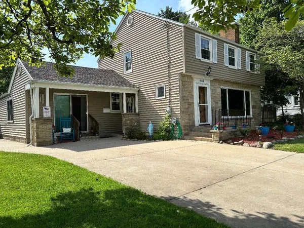 $425,000 | 404 Cedar Street, Three Oaks, MI 49128