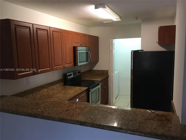$3,000 | 962 Southwest 143rd Avenue, Unit 2207, Pembroke Pines, FL 33027