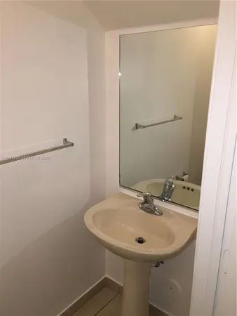 $3,000 | 962 Southwest 143rd Avenue, Unit 2207, Pembroke Pines, FL 33027