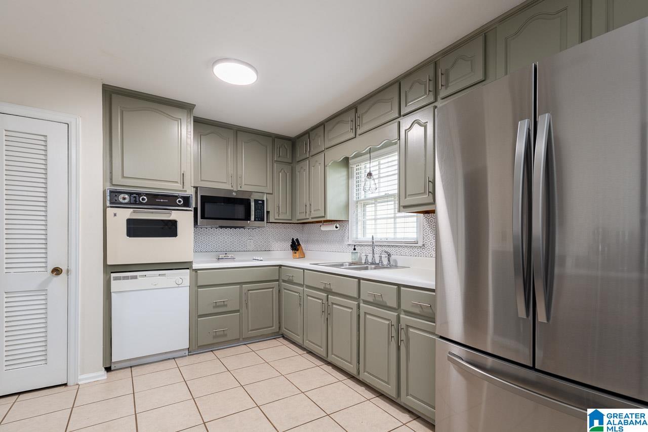 304 Northridge Road Gardendale, AL 35071 - Photo 7 of 26