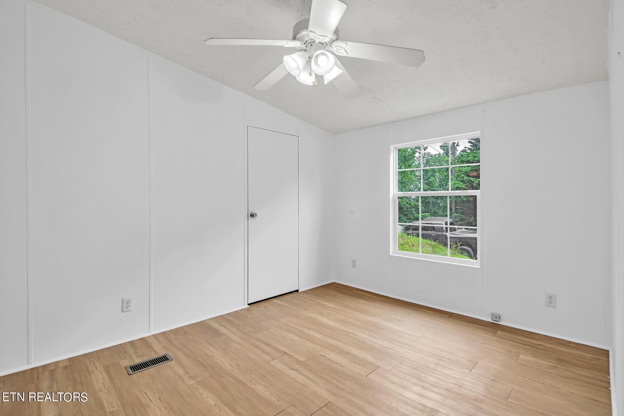 164 Laura Boling Loop Road Strawberry Plains, TN 37871 - Photo 14 of 23 Bedroom #2