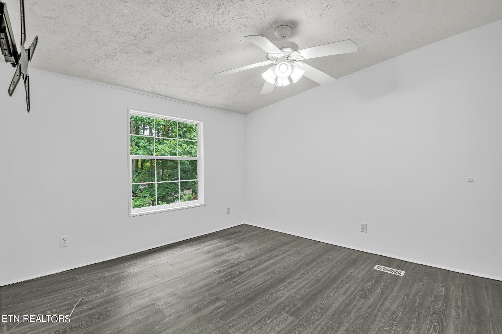 164 Laura Boling Loop Road Strawberry Plains, TN 37871 - Photo 15 of 23 Bedroom #3