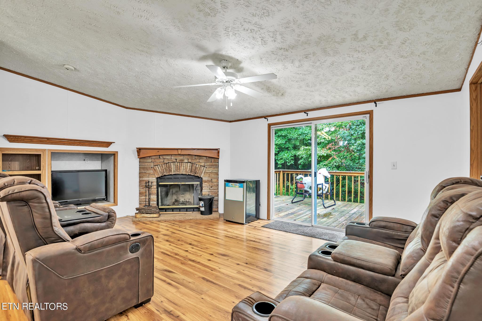 164 Laura Boling Loop Road Strawberry Plains, TN 37871 - Photo 7 of 23 Living Room #2