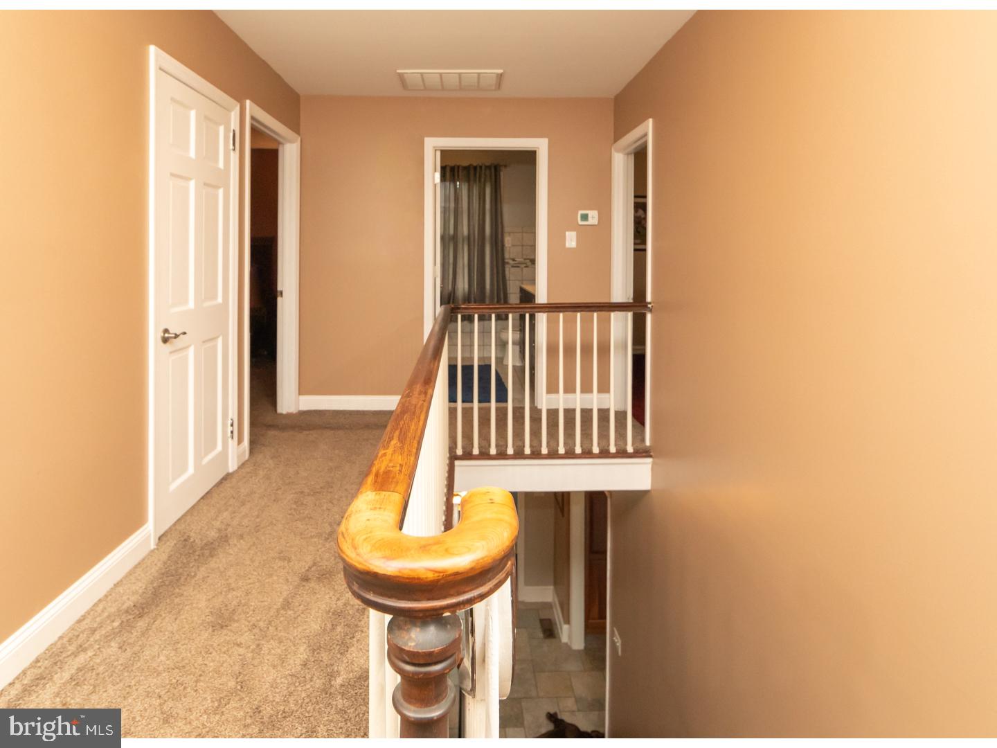 627 Hawks Bridge Road Carneys Point, NJ 08069 - Photo 13 of 30 Upstairs foyer