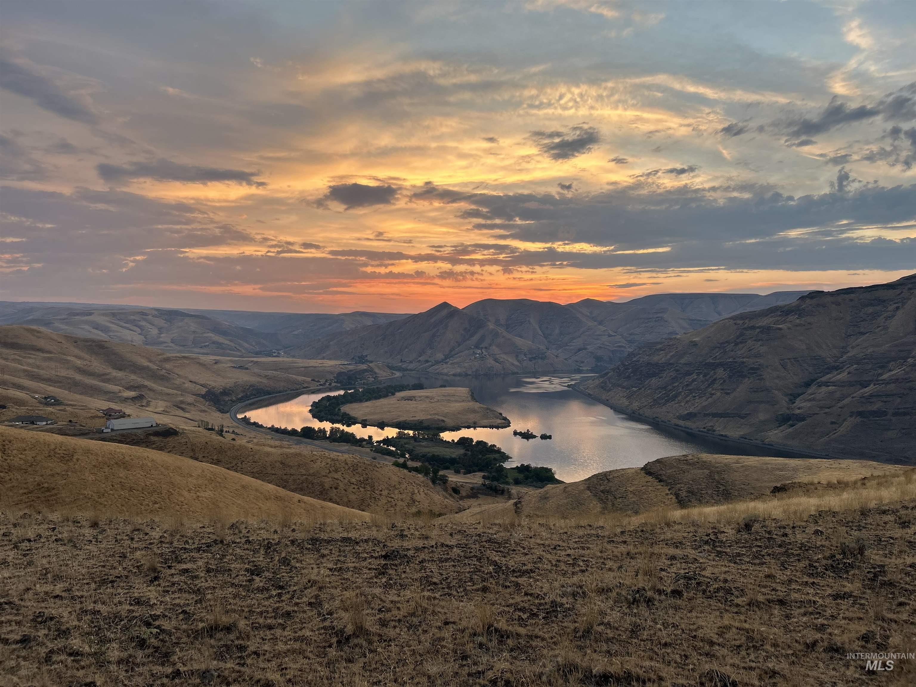 2001 Silcott Hills Road Clarkston, WA 99403 - Photo 1 of 26