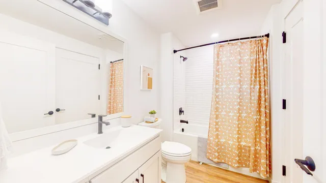 $2,428 | 650 Portland Avenue South, Unit 530, Minneapolis, MN 55415