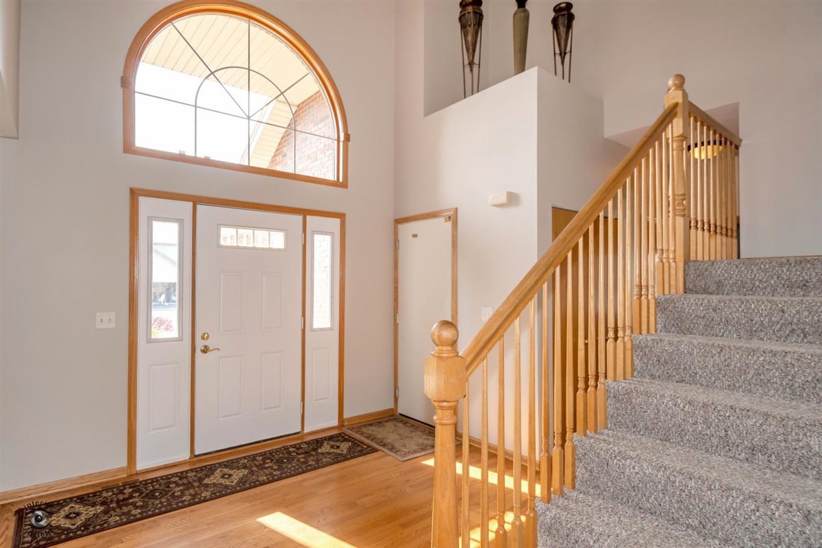 860 Willowfield Road New Lenox, IL 60451 - Photo 2 of 26
