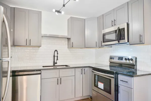 $1,495 | 219 Marshall Street, Unit 105, Houston, TX 77006