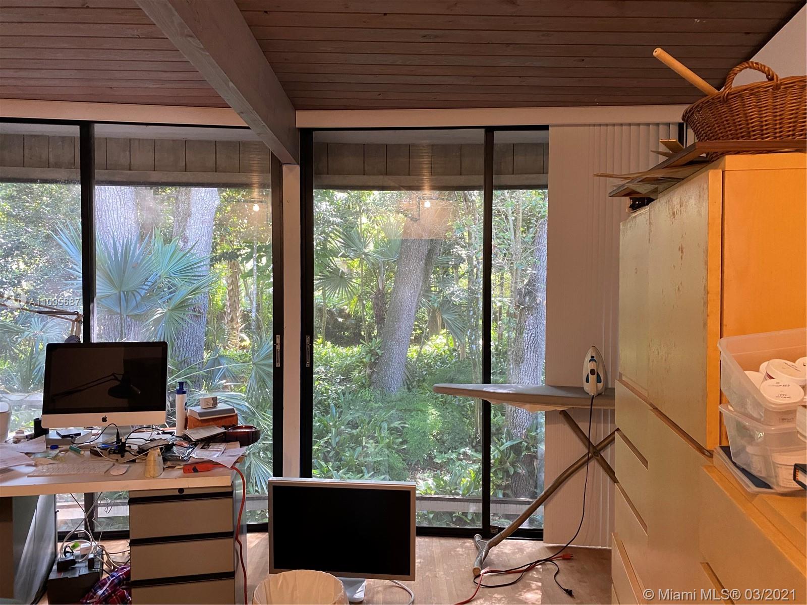11353 Southwest 69th Court Pinecrest, FL 33156 - Photo 6 of 10