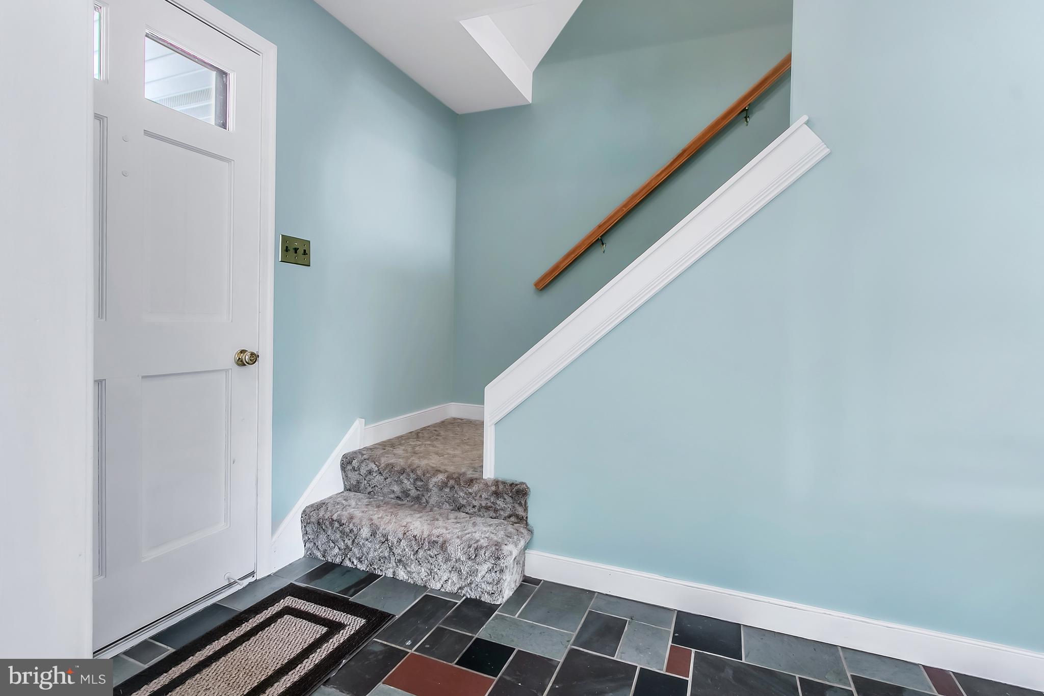 552 East Avondale Road Avondale, PA 19311 - Photo 5 of 43 Front Entry