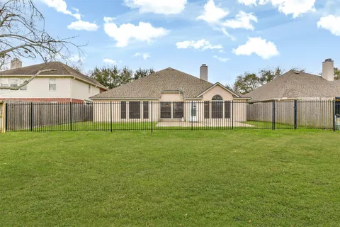 $375,000 | 153 Greenridge Circle, League City, TX 77573