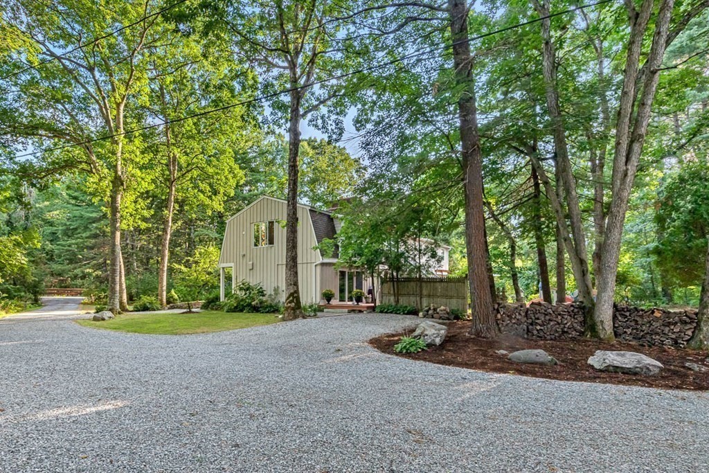 103 Davis Road Bedford, MA 01730 - Photo 4 of 38