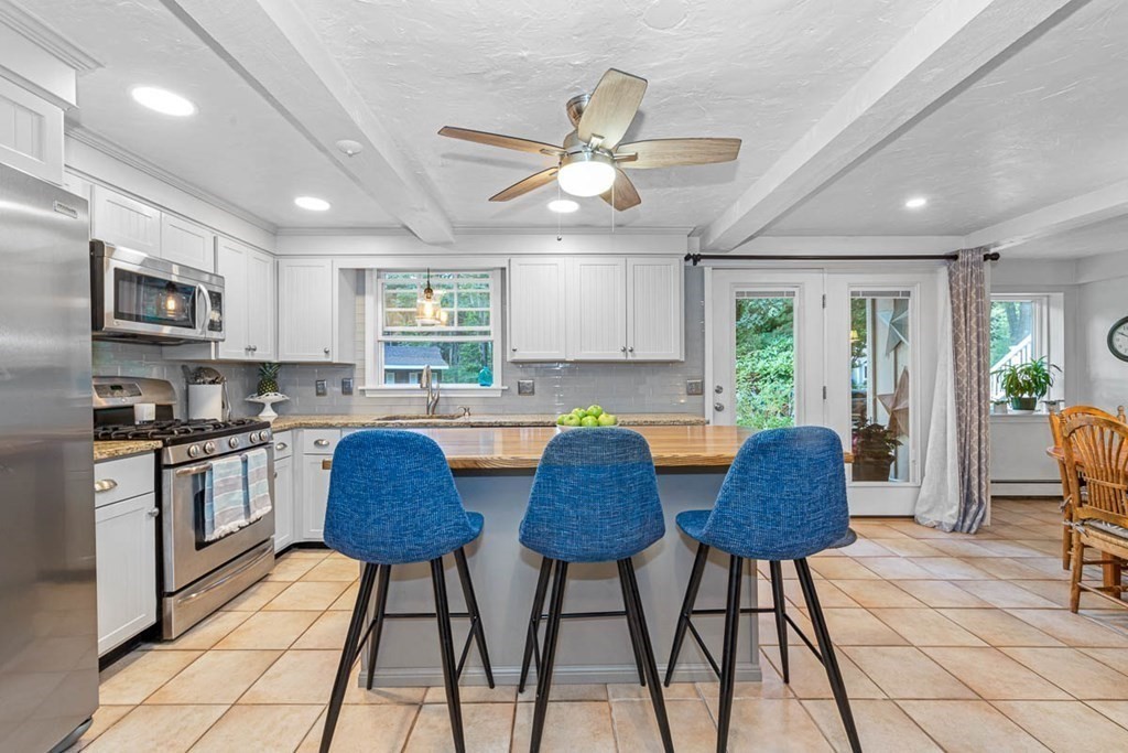 103 Davis Road Bedford, MA 01730 - Photo 5 of 38