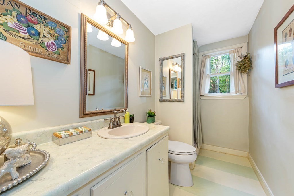 103 Davis Road Bedford, MA 01730 - Photo 9 of 38