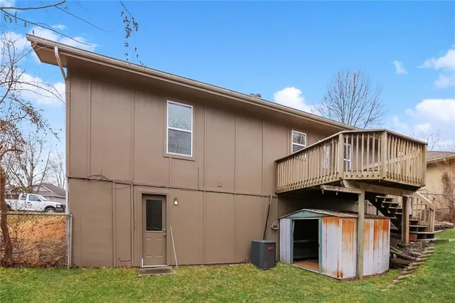 $1,745 | 306 East 17th Street, Kearney, MO 64060