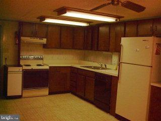 320 South Broad Street Lititz, PA 17543 - Photo 3 of 3